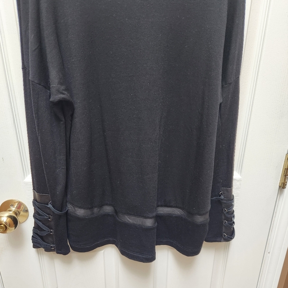 Generation Love Sweater - Picture 3 of 8